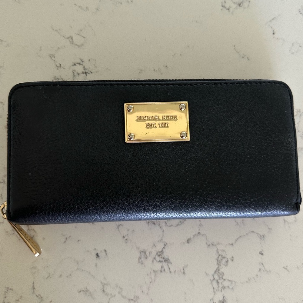 Michael Kors Leather Zip Around Wallet Black Gold